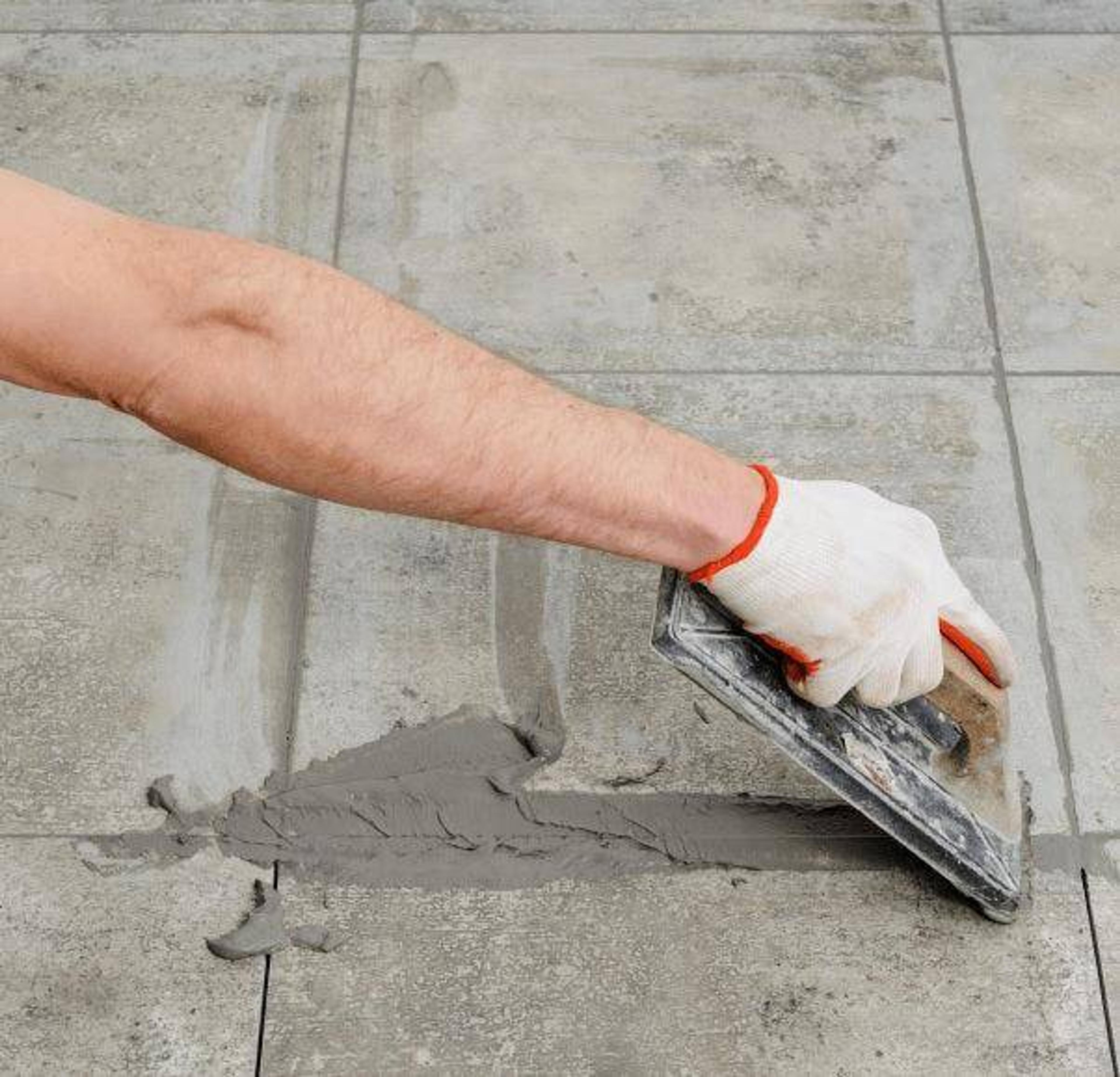 MYK Laticrete 1776 Polymer Grout Admix 400ml White - View 2
