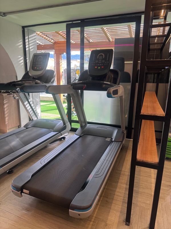 Caminadora — Zona de máquinas Kaizen Gym Loja