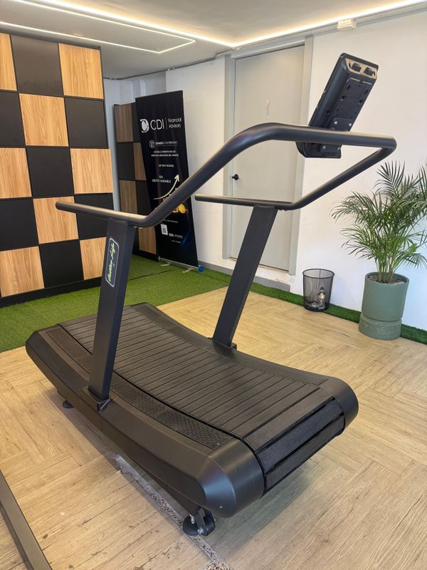 Caminadora Manual — Zona de máquinas Kaizen Gym Loja