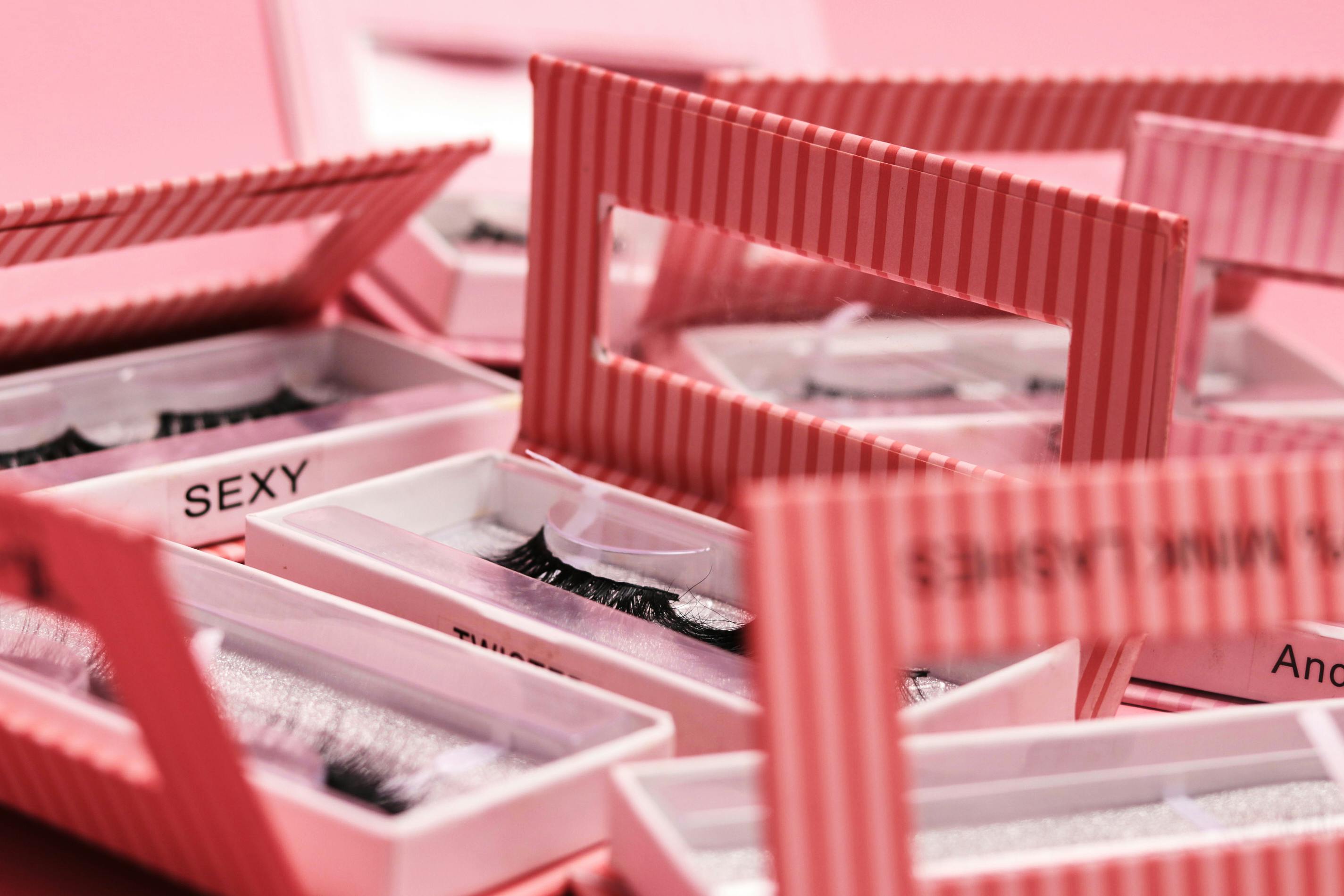 Produits pour extension de cils à vendre sur la plateforme Fleeky Pro