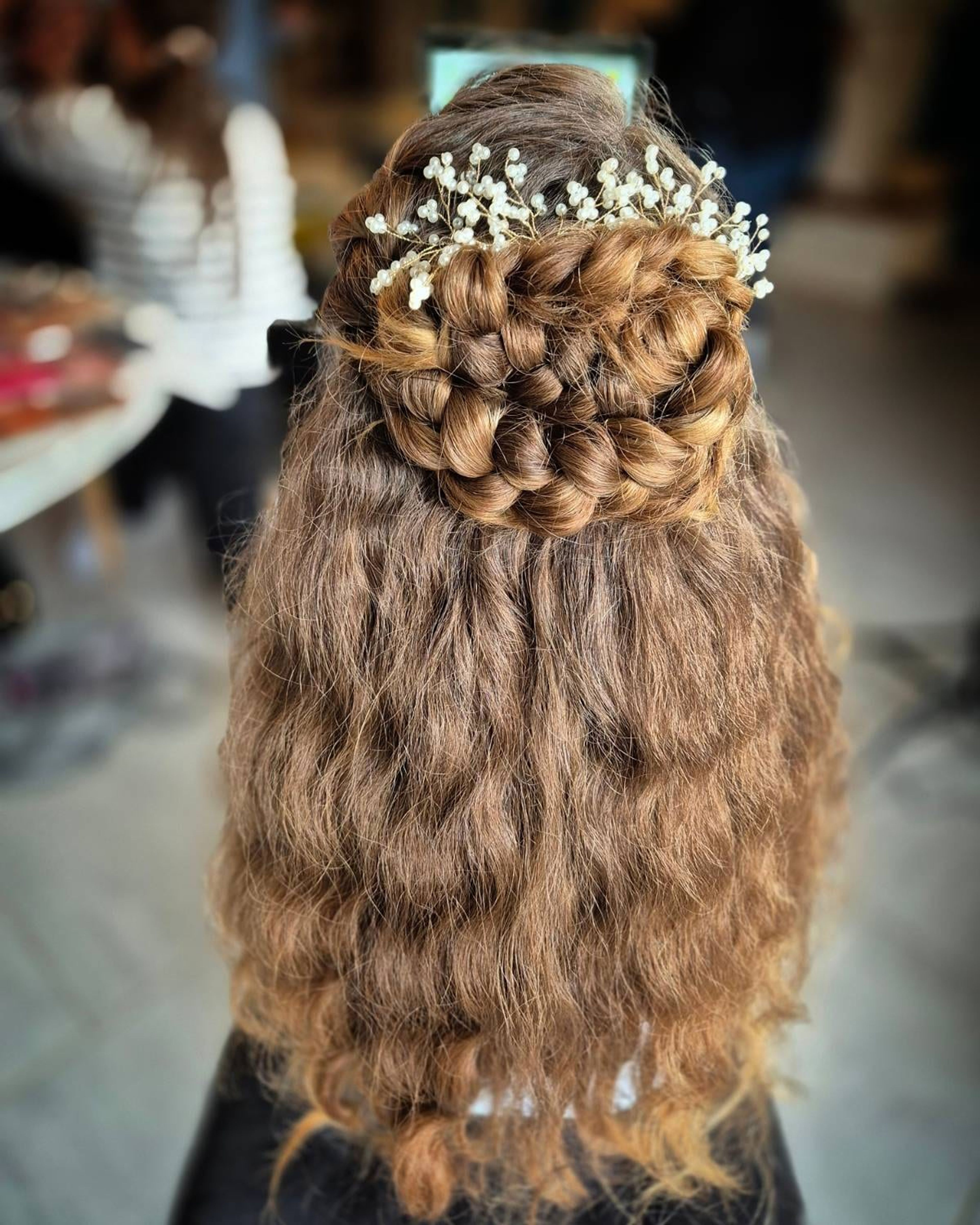 Coiffure invité à partir de: