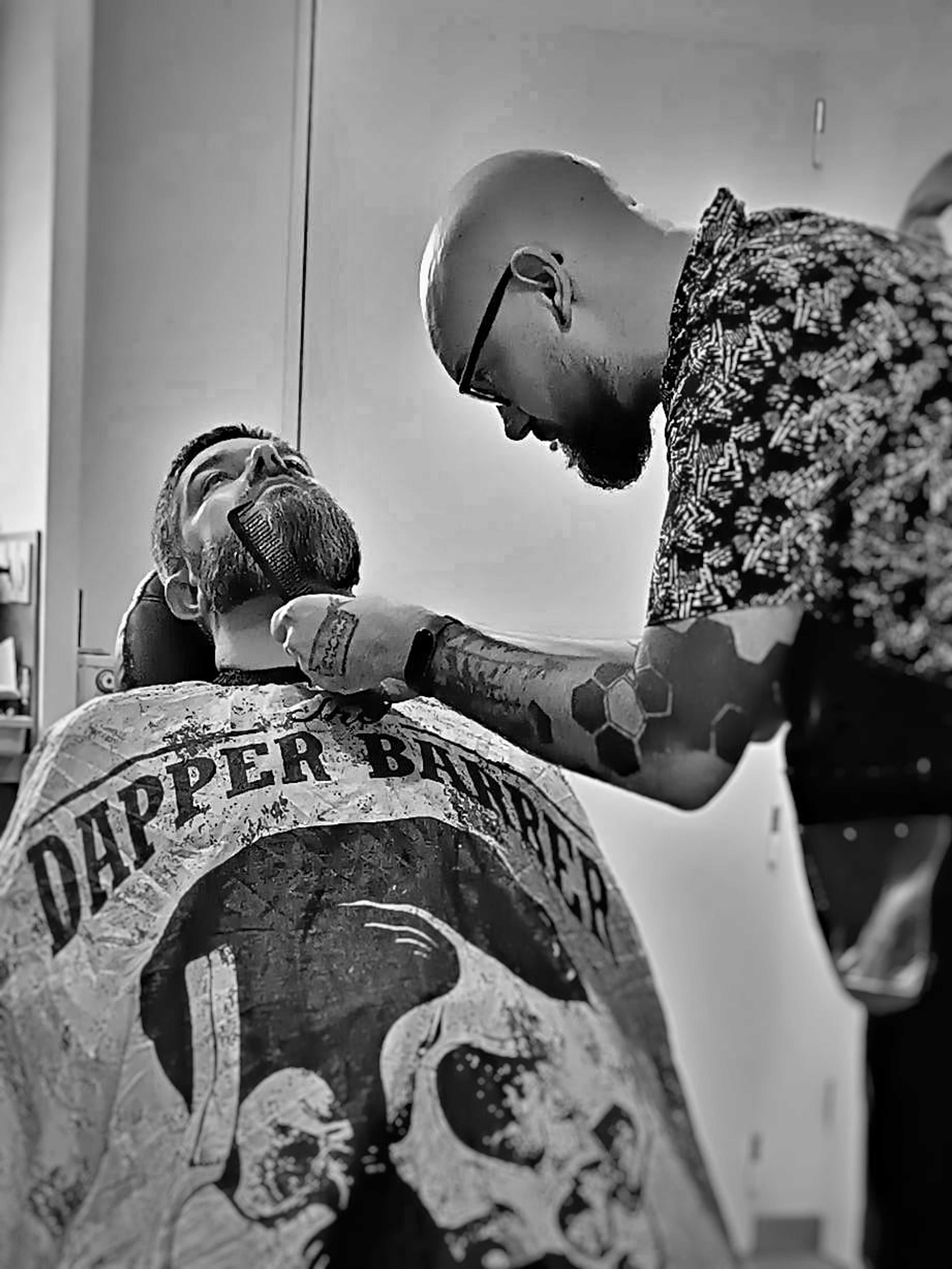 Taille de barbe avec finition à la lame