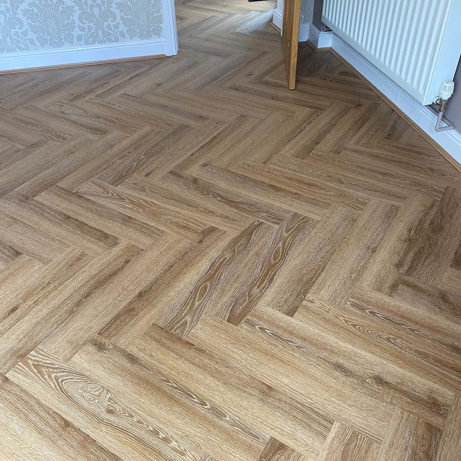 Honey Oak 5mm SPC Herringbone