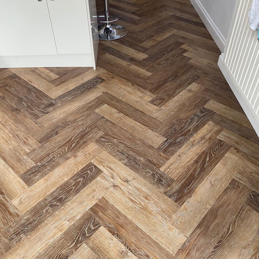 Norwegian Oak 5mm SPC Herringbone