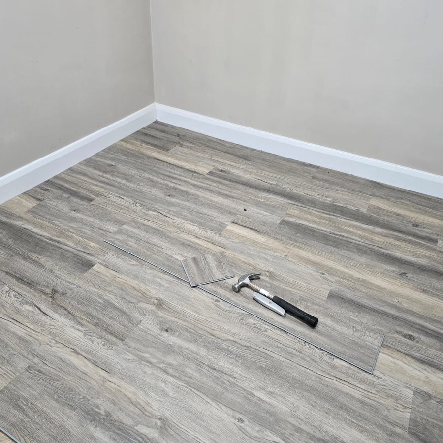 Distressed Grey Oak PREMIUM 6mm SPC Click