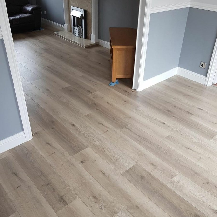 Greek Oak 12mm Laminate