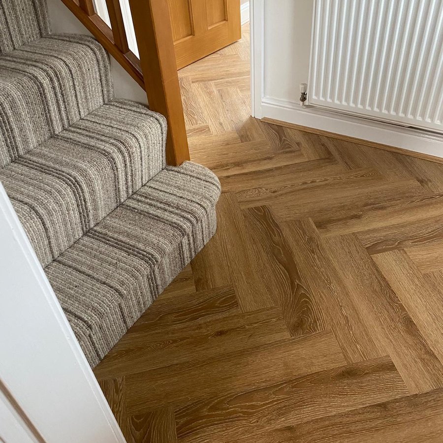 Honey Oak 5mm SPC Herringbone