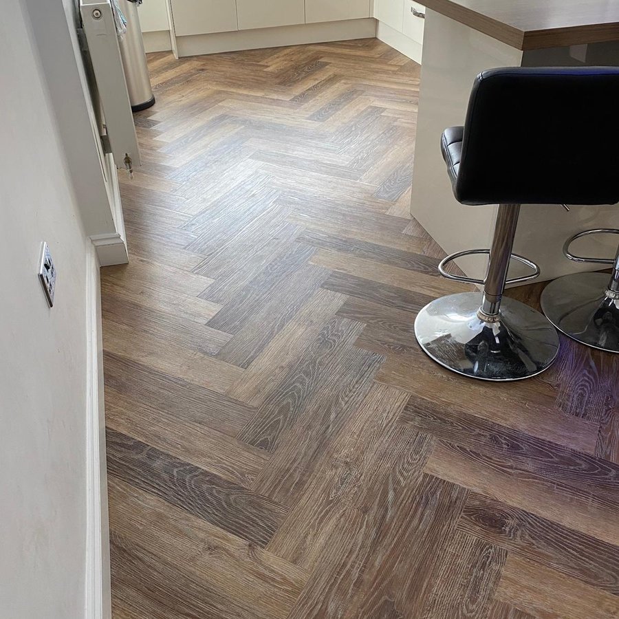 Norwegian Oak 5mm SPC Herringbone