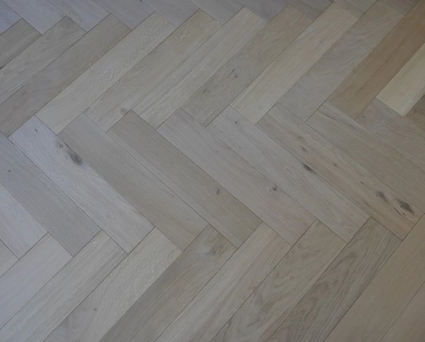 Natural Oak Herringbone 14mm Unfinished