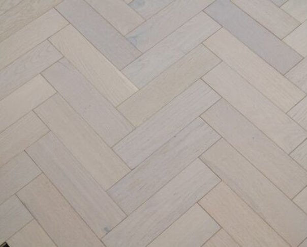 White Brushed Oak Herringbone 18mm