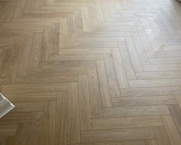 Dune Oak Herringbone 12mm Laminate