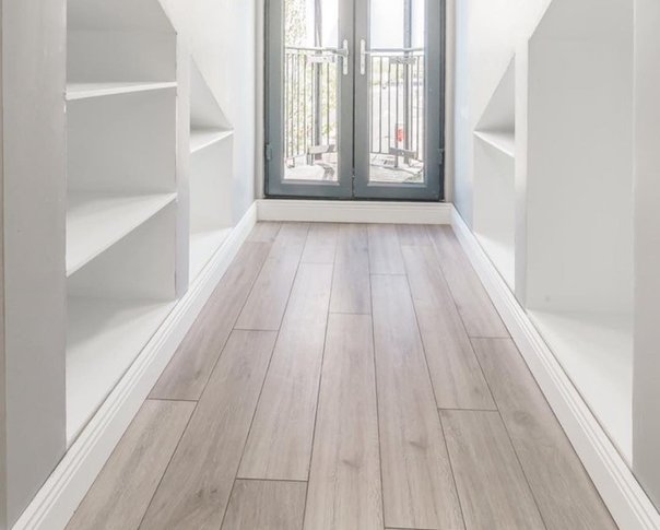 Whitewash Grey Oak 12mm Laminate Flooring