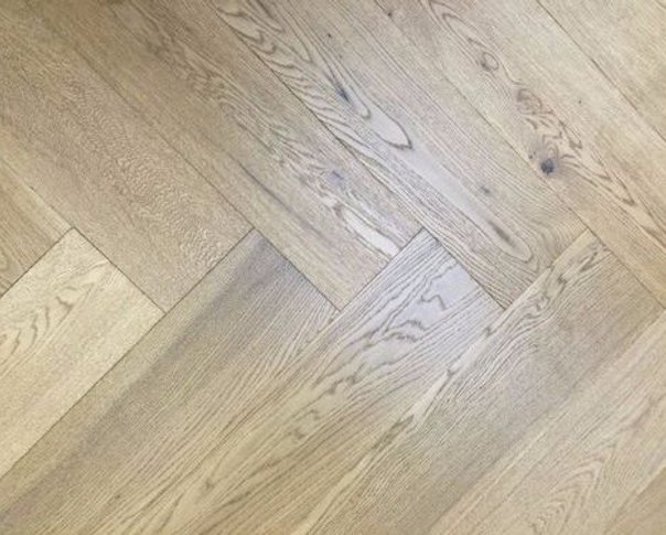 Smoked Stain Oak Herringbone Click 14mm