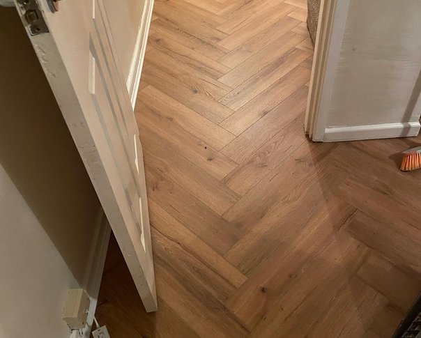 Harvest Oak 5mm SPC Herringbone 