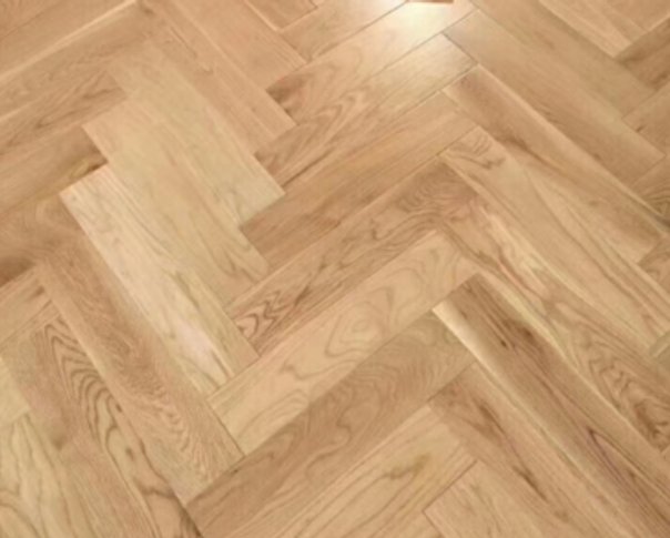 Natural Oak Herringbone 14mm Click UV Lacquered