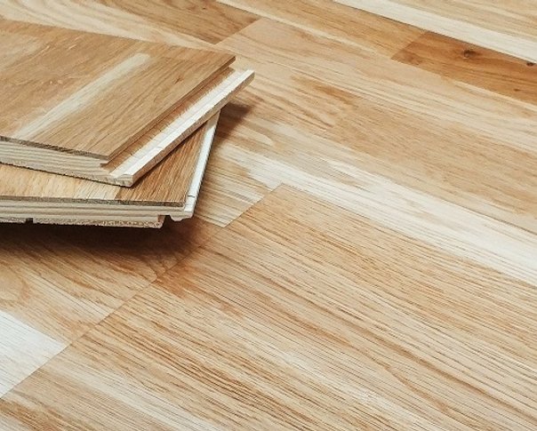 14mm x 207mm 4 Strip Lacquered Oak