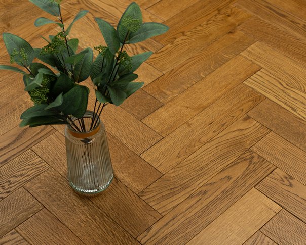 14/3 Golden Oak Brushed & UV Lacquered Herringbone