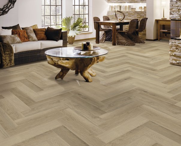 Natural Swiss Oak PREMIUM Herringbone 6.0 SPC Vinyl Click