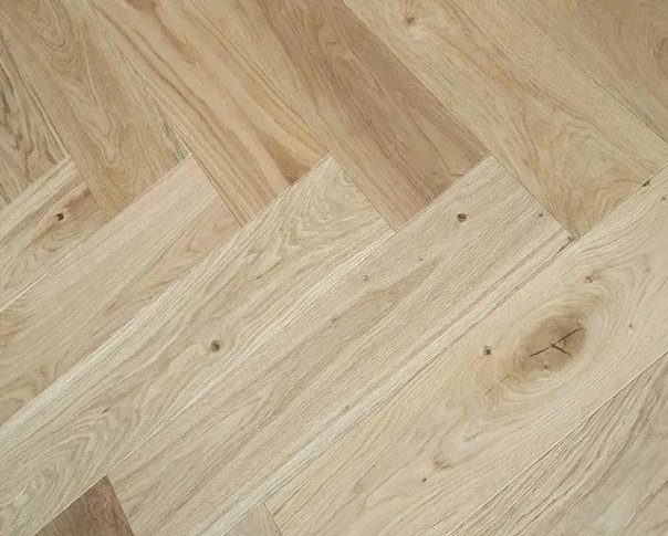 Natural Oak Herringbone Click 14mm Brushed Lacquered