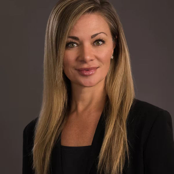 <h3><strong>Kristin Hieshetter, D.C.</strong></h3>