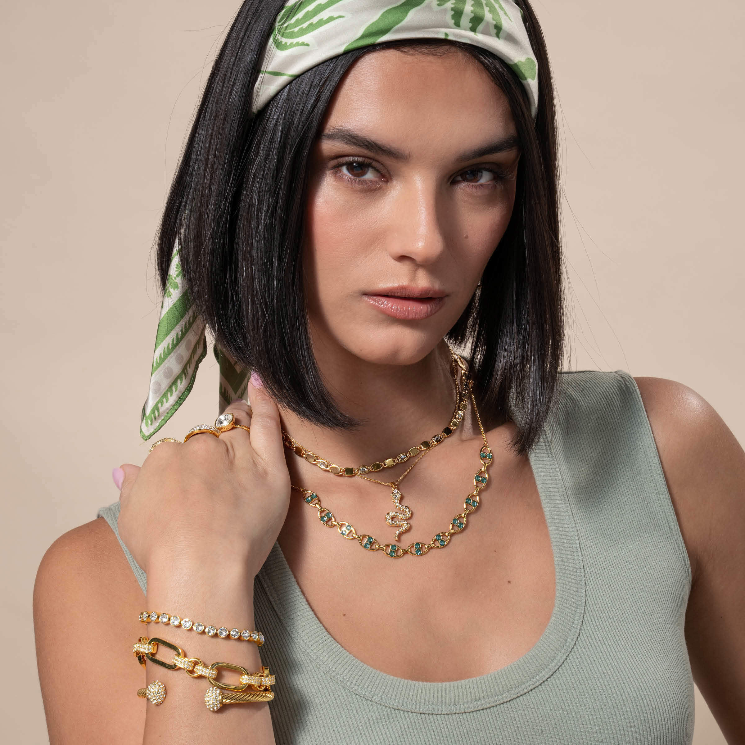 Bold Move Bracelet, Golden — view 4
