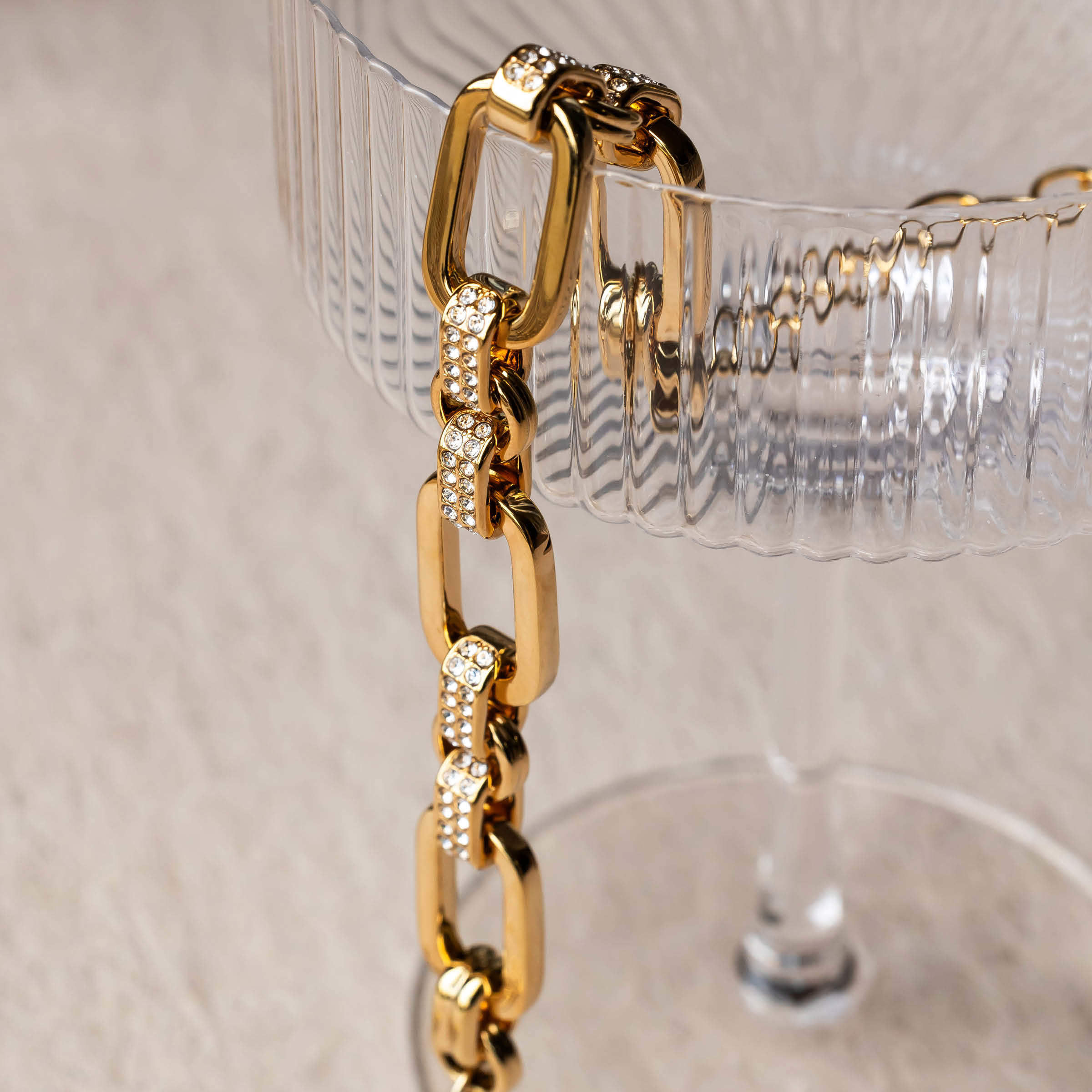 Bold Move Necklace, Golden — view 3