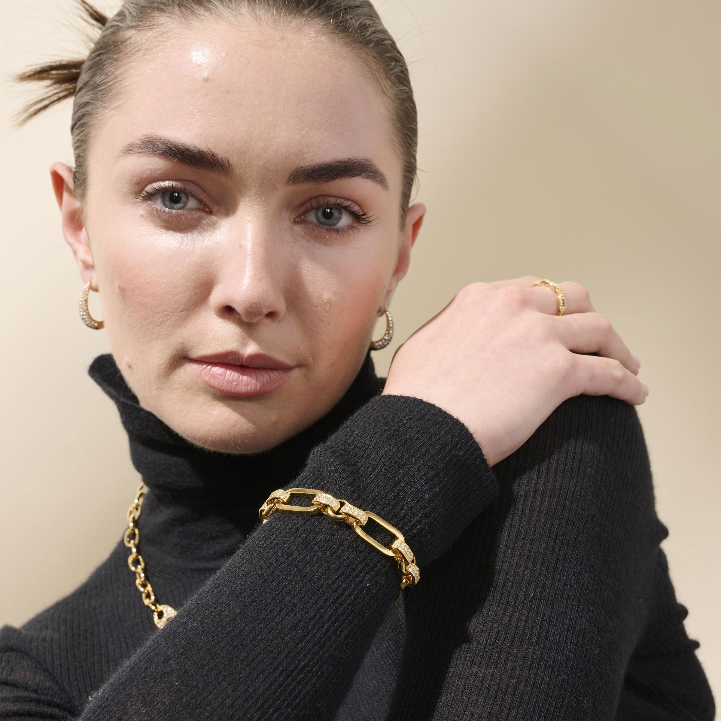 Bold Move Bracelet, Golden — view 3