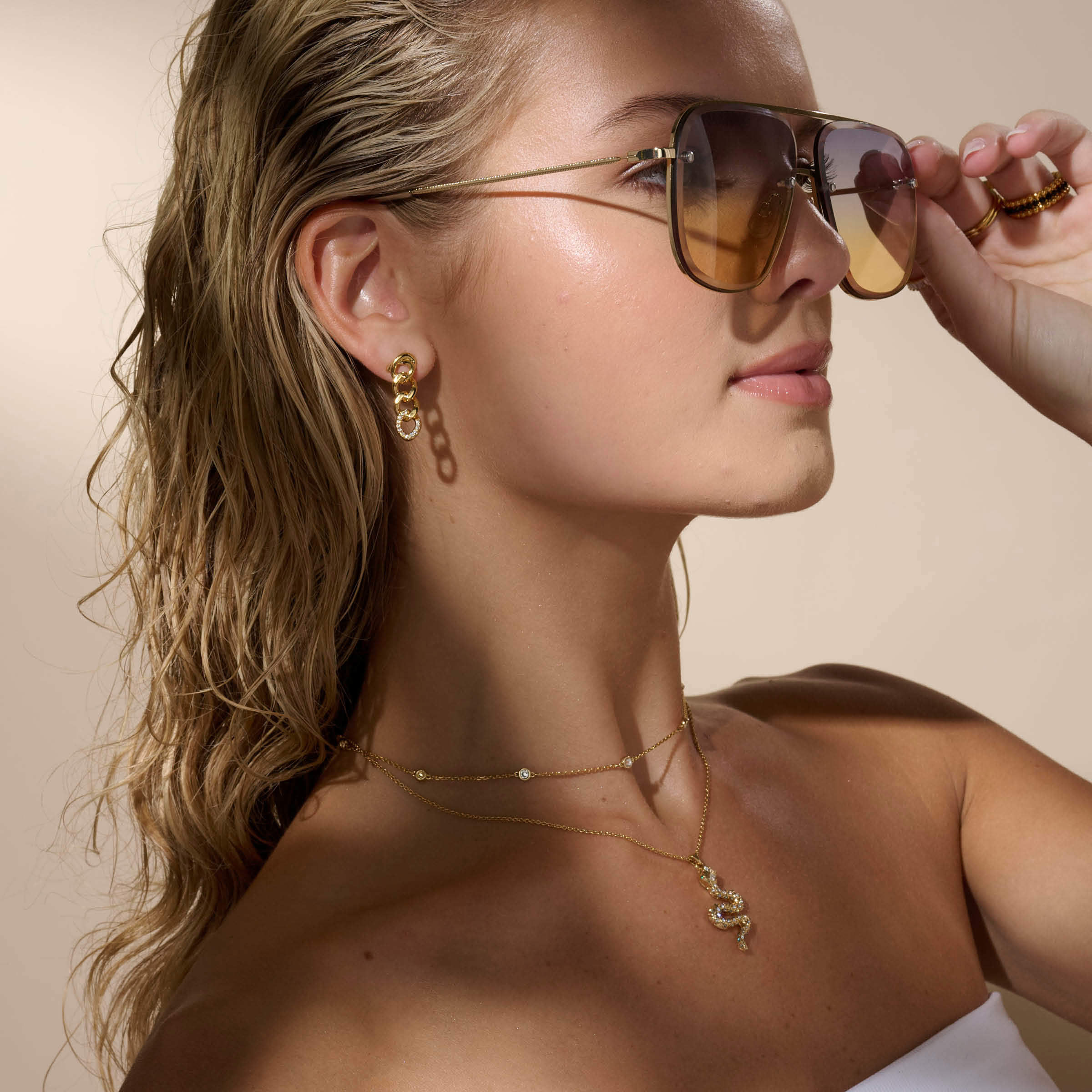 Urban Shine Earrings, Golden — view 2