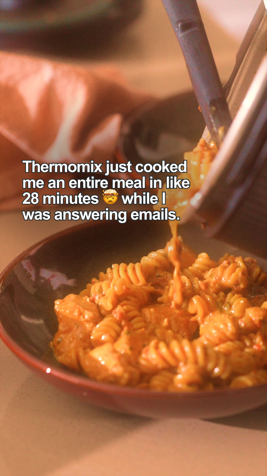TM7 It Actually Cooks MOF Static 916 260427 03