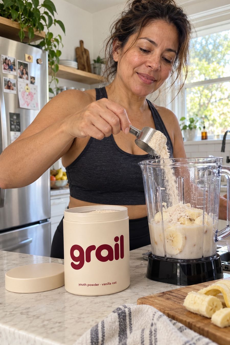 Adding a scoop to a smoothie