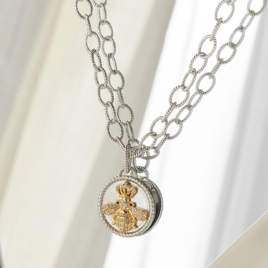 Queen Bee necklace detail