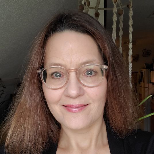 Angie Hewerdine Avatar