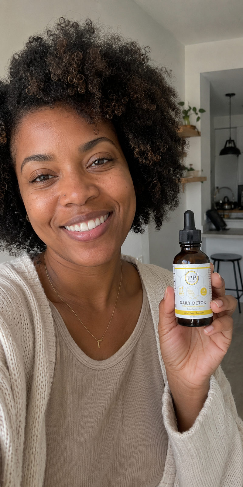 A TM3 member at home with Daily Detox