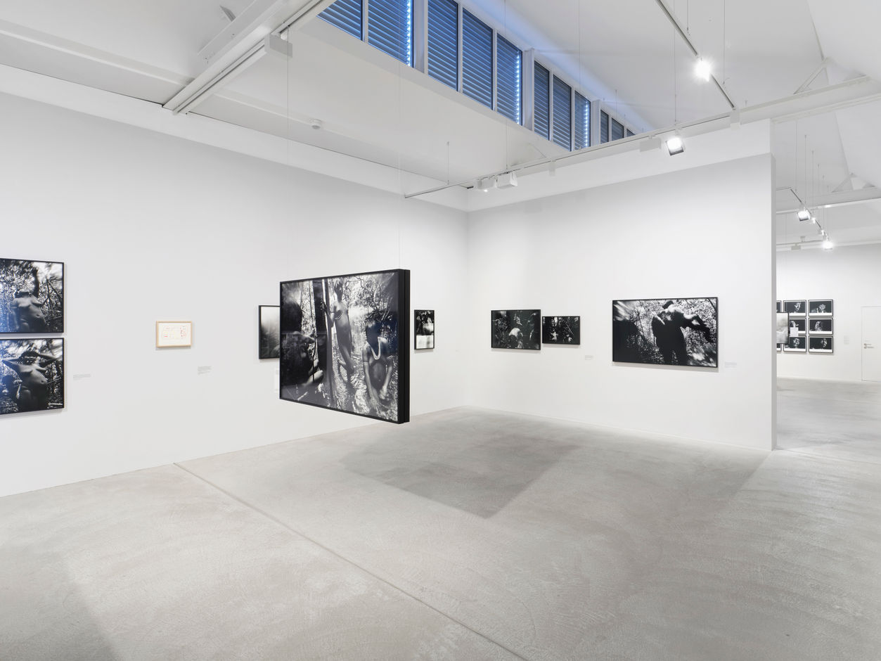 <div>Installationsansicht <em>Claudia Andujar – Der Überlebenskampf der Yanomami</em>, Fotomuseum Winterthur © Fotomuseum Winterthur / Conradin Frei</div>