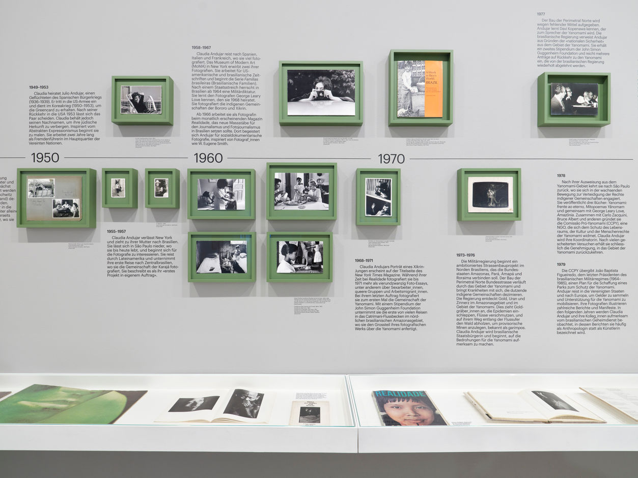 <div>Installationsansicht <em>Claudia Andujar – Der Überlebenskampf der Yanomami</em>, Fotomuseum Winterthur © Fotomuseum Winterthur / Conradin Frei</div>