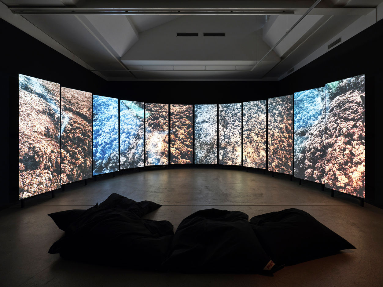 <div>Installationsansicht <em>Claudia Andujar – Der Überlebenskampf der Yanomami</em>, Fotomuseum Winterthur © Fotomuseum Winterthur / Conradin Frei</div>