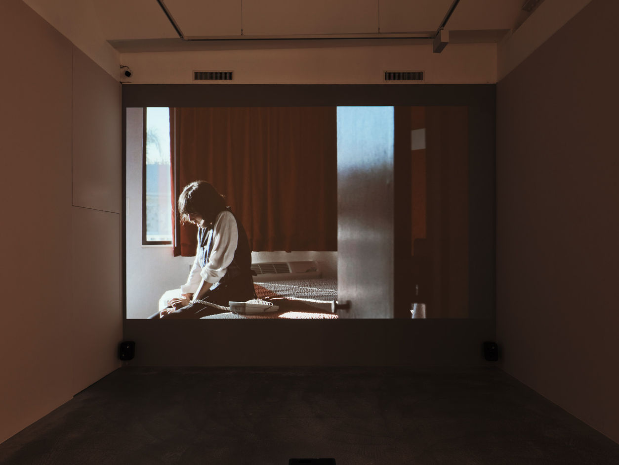 <div>Diana Markosian, <em>Santa Barbara</em>, 2019. Installationsansicht <em>Wahlfamilie – Zusammen weniger allein</em>, Fotomuseum Winterthur © Fotomuseum Winterthur / Conradin Frei</div>