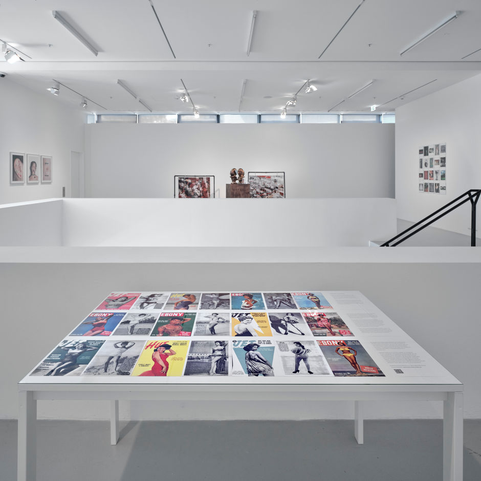 <div>Installation view <em>A Show of Affection – Collection Constellation 2</em> © Kunststiftung DZ Bank / Norbert Miguletz</div>