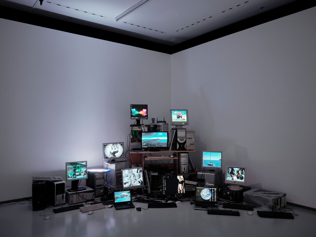 <div>Installation view <em>A Show of Affection – Collection Constellation 2</em> © Kunststiftung DZ Bank / Norbert Miguletz</div>