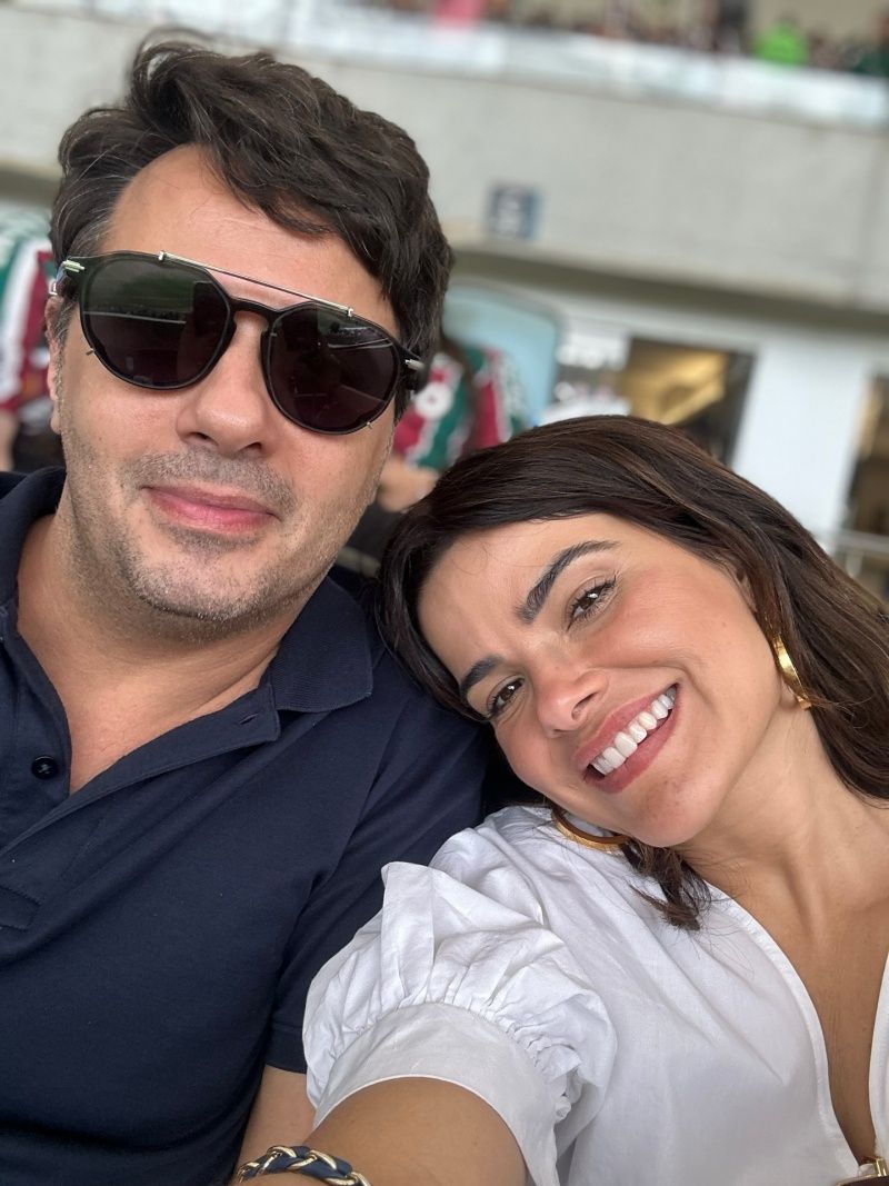 Vanessa Giácomo durante sua temporada em Portugal com os três filhos
