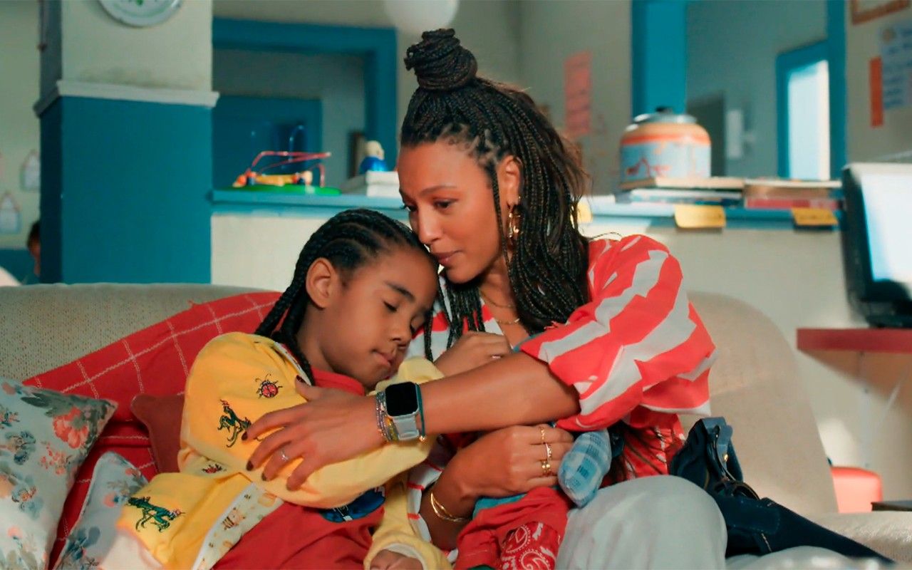 Samuca conversa com Bela em cena da novela Por Você Samuca conversa com Bela em cena da novela Por Você