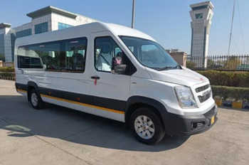 8 Seater Urbania