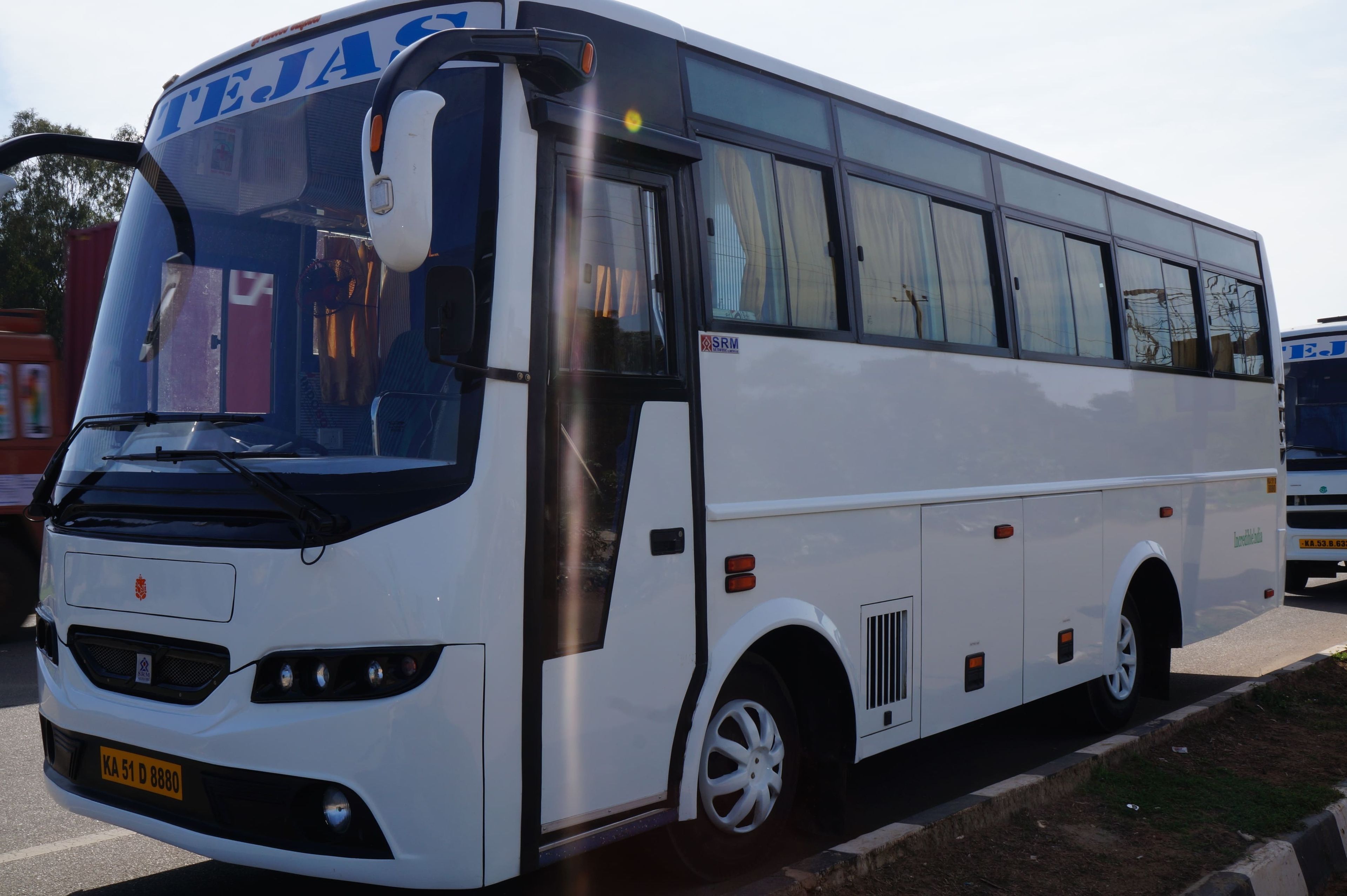 25 Seater Mini Bus A/C 2/2