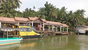 Parassinikkadavu and Theyyam