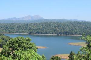 Sholayar Dam
