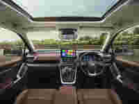 Innova Hycross 