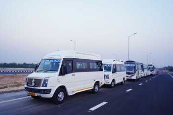 9 Seater Tempo Traveller Executive A/C 1/1