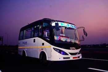 St. Mark's Cathedral, MG Road & Cab Rentals Guide 