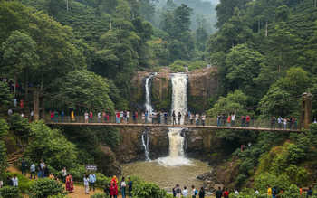 Campus Trip Planning: Best Getaways Near Bangalore Under ₹1,500/Student