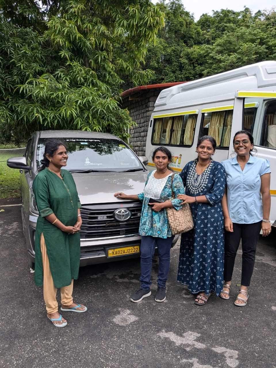 Book Toyota Commuter Rental in Bangalore Now